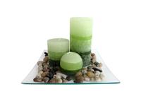 Dárkový set 3 svíček s vůní &amp;quot;zelený čaj&amp;quot; na skleněném podnosu s kameny
